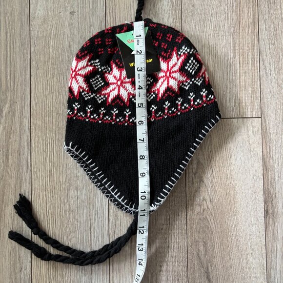 NWT Kids Black and Red Snowflake Fleece Lined Peruvian Beanie with Ear Flaps - Picture 8 of 9